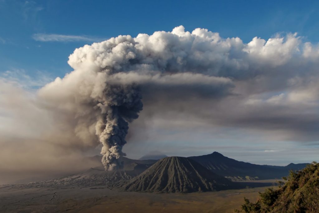 Empat Gunung Api Erupsi, Pemerintah Perkuat Kesiapsiagaan